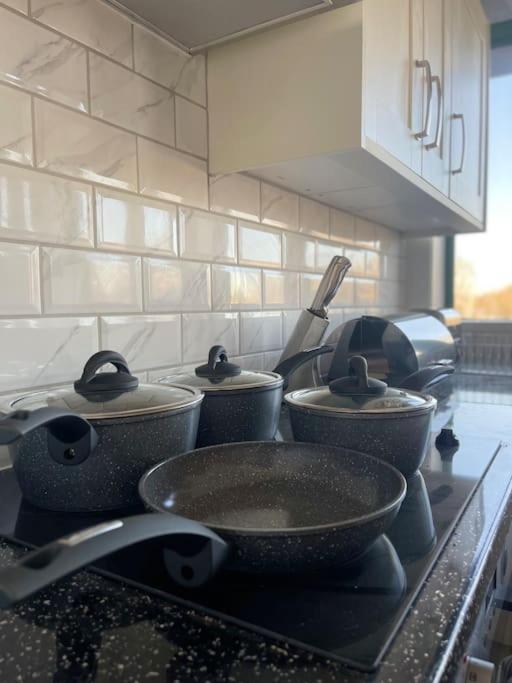 1 Bedroom Apartment - Flitwick - Contractor Friendly - Tourist Ready - Full Kitchen - Wifi - Smart Tv - Sofa Bed - Free Parking - Ideal For Short Or Long Stays Εξωτερικό φωτογραφία