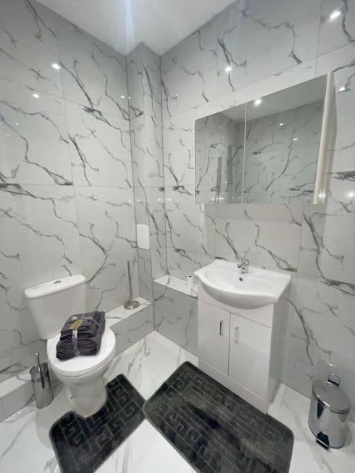 1 Bedroom Apartment - Flitwick - Contractor Friendly - Tourist Ready - Full Kitchen - Wifi - Smart Tv - Sofa Bed - Free Parking - Ideal For Short Or Long Stays Εξωτερικό φωτογραφία